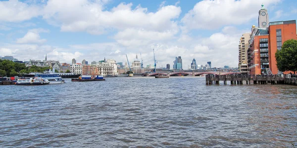 Fiume Tamigi a Londra — Foto Stock