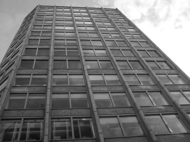 siyah-beyaz ekonomist Londra'da bina