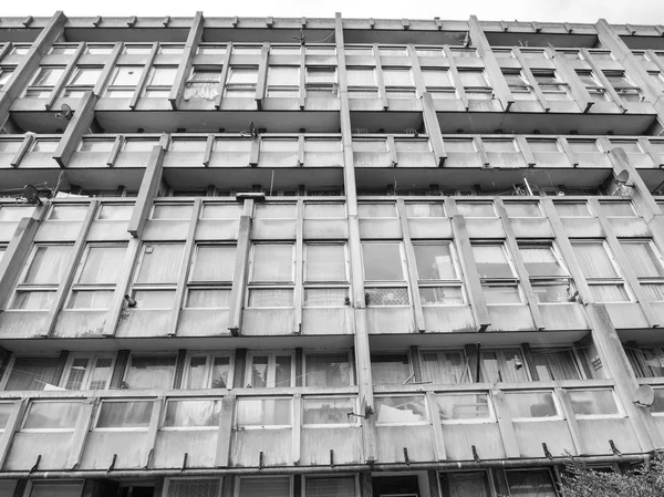 Blanco y negro Robin Hood Gardens Londres — Foto de Stock