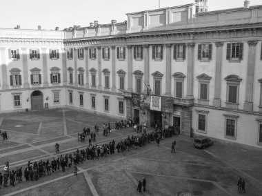 Milano siyah beyaz palazzo reale