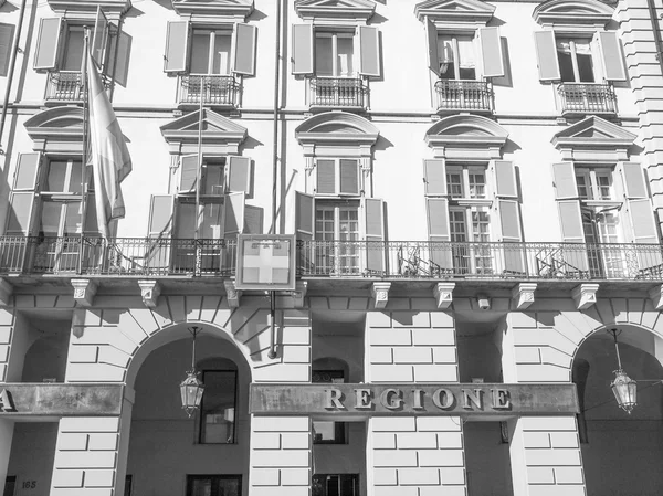 Zwart-wit regione piemonte gebouw in Turijn — Stockfoto