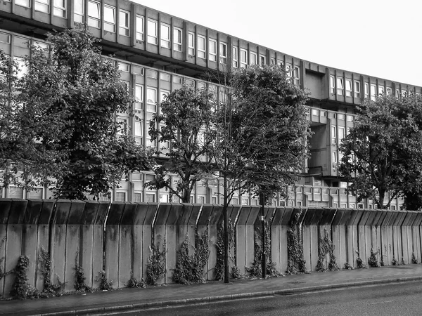 Black and white Robin Hood Gardens London — Stock Photo, Image