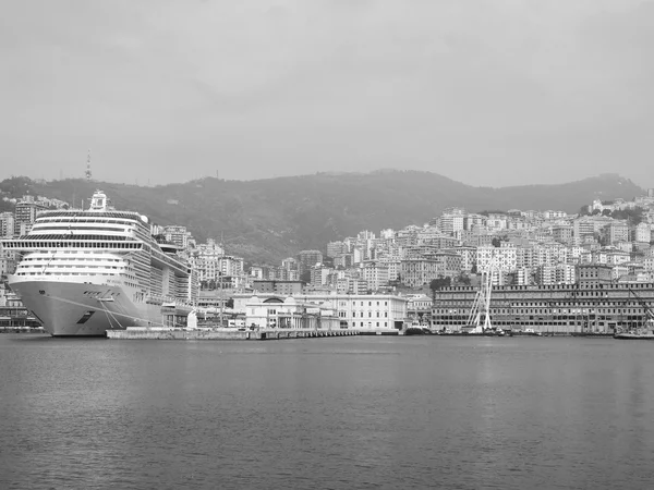 Черно-белая гавань Порто Веккио в Генуе — стоковое фото
