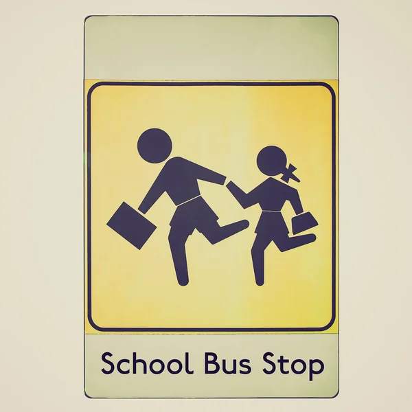 レトロな外観の学校のバス停 — ストック写真