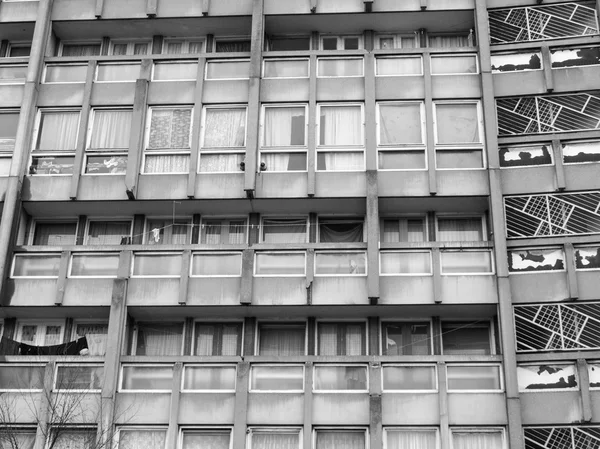 Blanco y negro Robin Hood Gardens Londres — Foto de Stock