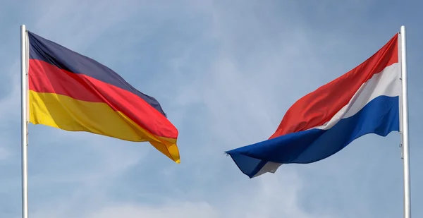 Tyskland och Nederländerna flagga — Stockfoto