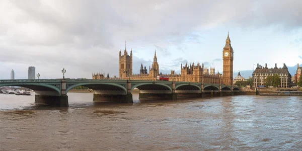 Husen i parlamentet london — Stockfoto