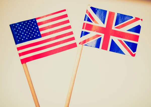 Ретро выглядят британские и американские флаги — стоковое фото
