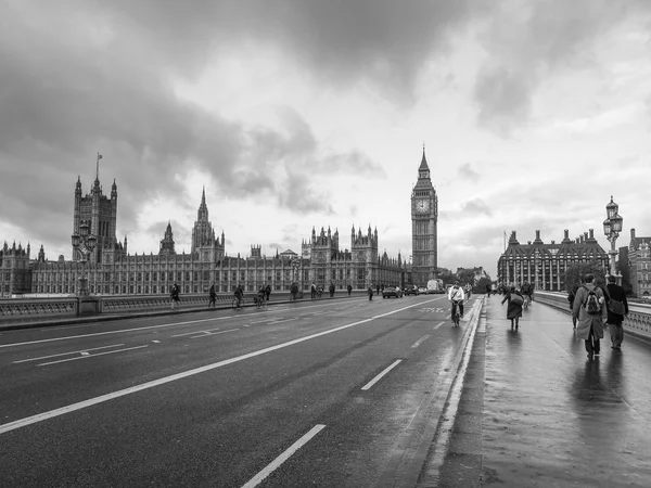Черно-белый Вестминстерский мост Лондон — стоковое фото