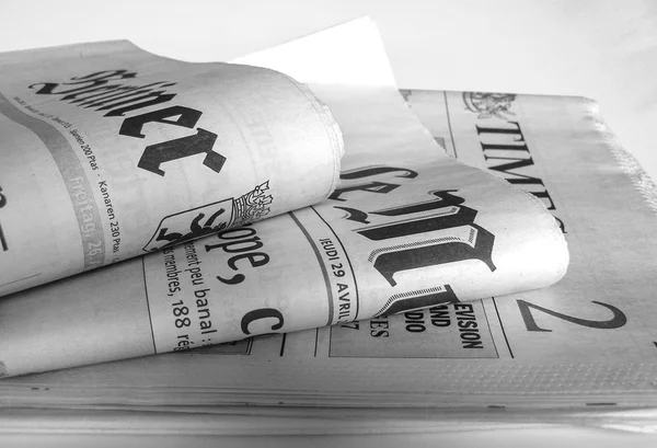 Black and white Newspapers — Stock Photo, Image