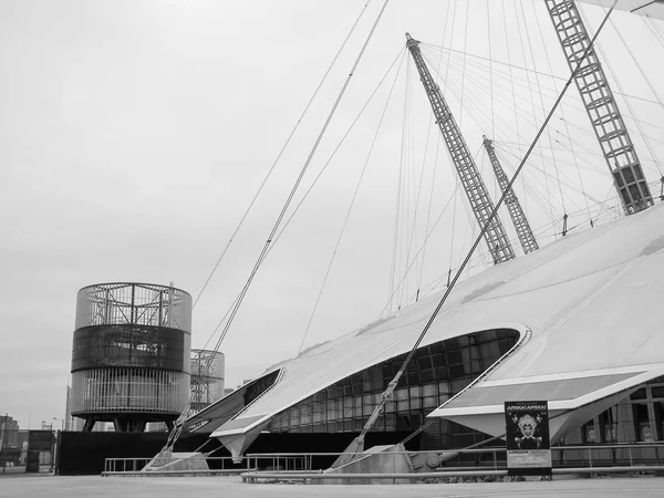 Millenium Dome Londres noir et blanc — Photo