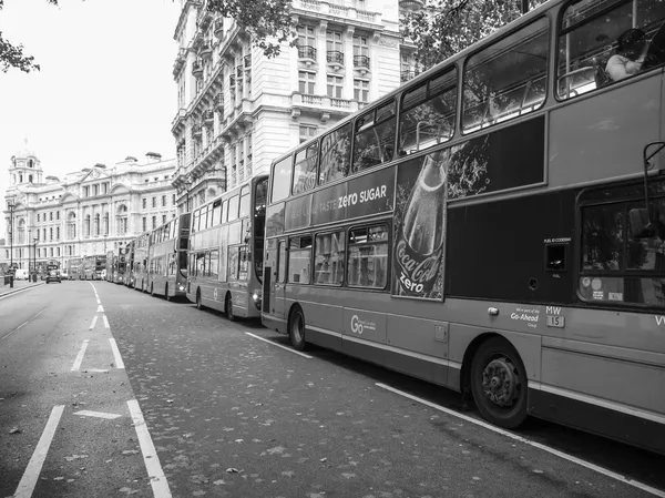 Autocarro preto e branco de dois andares — Fotografia de Stock