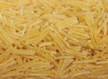 küçük yumurta makarna geleneksel İtalyan yemekleri bir sacket içinde
