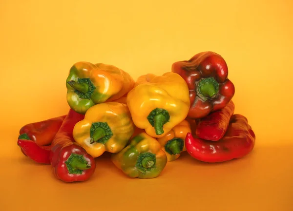 Röd Och Gul Paprika Vetenskapligt Namn Capsicum Aka Paprika Grönsaker — Stockfoto