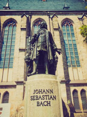 Neues denkmal bach