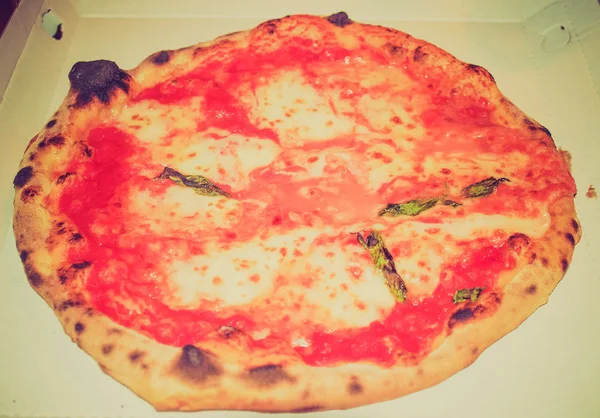 Look retro pizza margherita — Fotografia de Stock