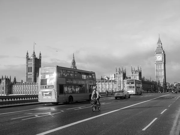 Чорно-білі Вестмінстерський міст Лондон — стокове фото