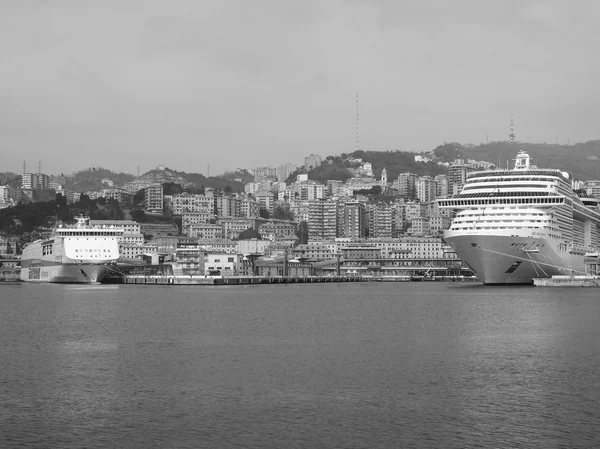 Czarno-białe porto vecchio stary port w Genui — Zdjęcie stockowe