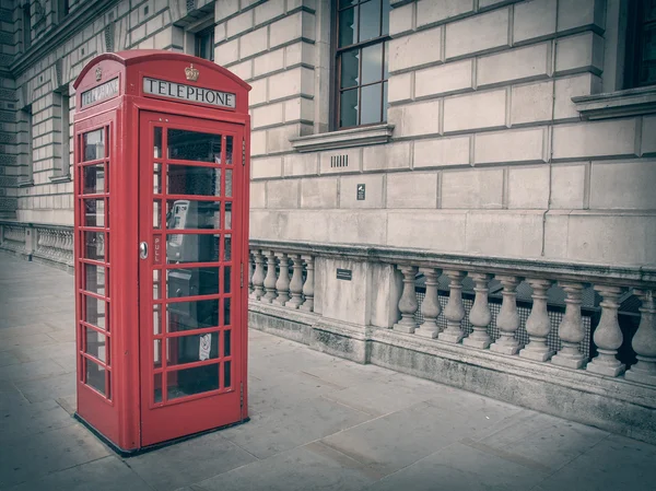 Retro nézd London telefonfülke — Stock Fotó