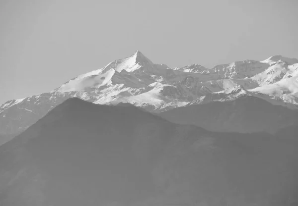 Alpen Bergketen Gezien Vanaf Stad Turijn Italië Zwart Wit — Stockfoto