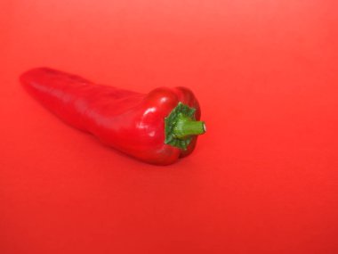 kırmızı biber (bilimsel adı Capsicum namı diğer çan biberi) vejetaryen yemeği