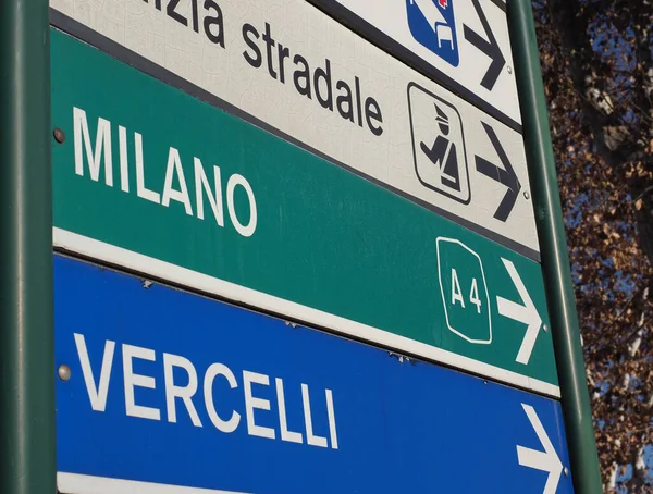 Direction Signs Milan Vercelli Northern Italy Metropolitan Police Sign Partially 图库图片