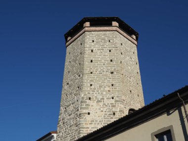Torre Ottagonale ortaçağ kale kulesi Chivasso, İtalya