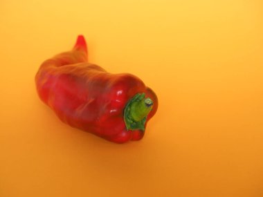 kırmızı biber (bilimsel adı Capsicum namı diğer çan biberi) vejetaryen yemeği