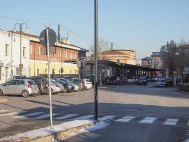 CHIVASSO, İTALYA - ÇİRKA ARALIK 2021: