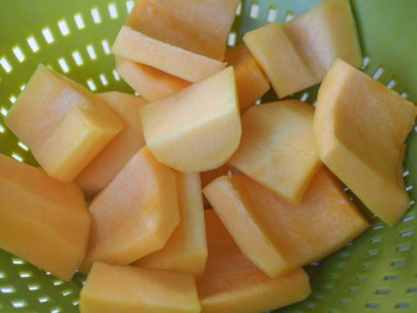 Doğranmış balkabağı sebzesi yemek geçmişi olarak kullanışlıdır.