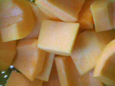 Doğranmış balkabağı sebzesi yemek geçmişi olarak kullanışlıdır.