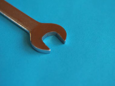 aka spanner aracı civata gibi döner bağlantı elemanları çevirmek için kullanılan anahtarı