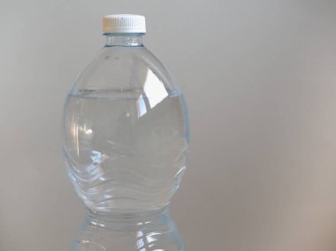 evcil plastik su şişesi kopyalama alanı ile