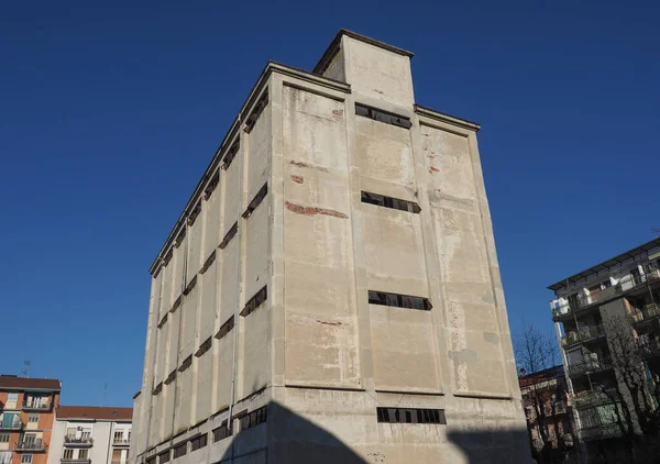 イタリアのチバッソにある古い工場の遺跡 — ストック写真