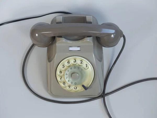 ヴィンテージグレー回転ダイヤルアナログ固定電話 — ストック写真