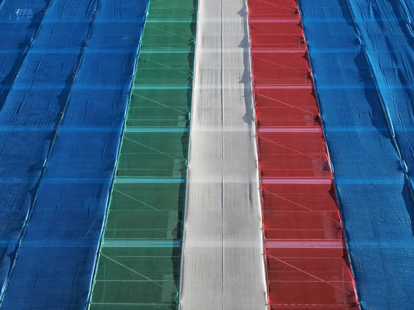 Italiaanse Vlag Steiger Bouwplaats — Stockfoto