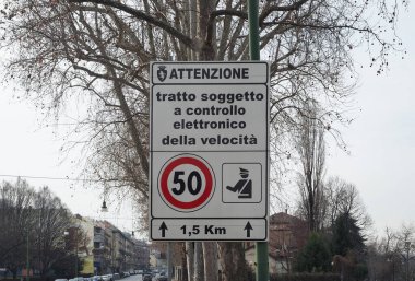 Controllo elettronico della velocita (çeviri: Electronic speed check)