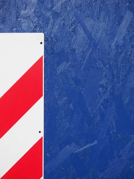 Rot Weiß Gestreiftes Schild Über Blauem Holzzaun — Stockfoto