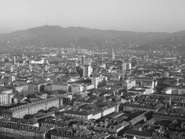 İtalya 'nın Torino kentinin hava manzarası. Piazza Castello meydanı siyah beyaz.