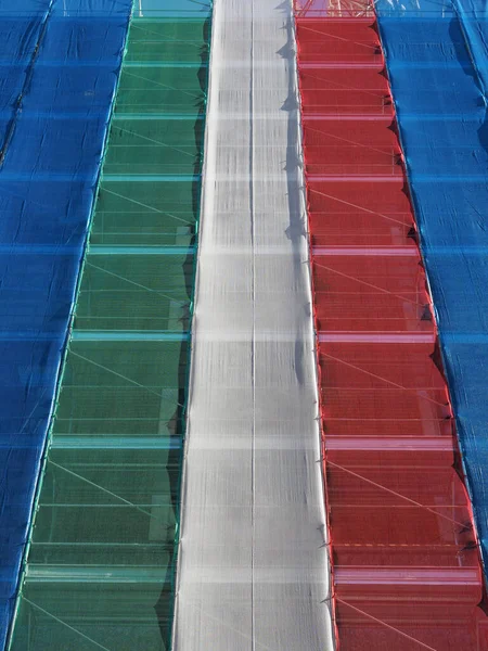 Italian Flag Scaffolding Construction Site — Stock Photo, Image