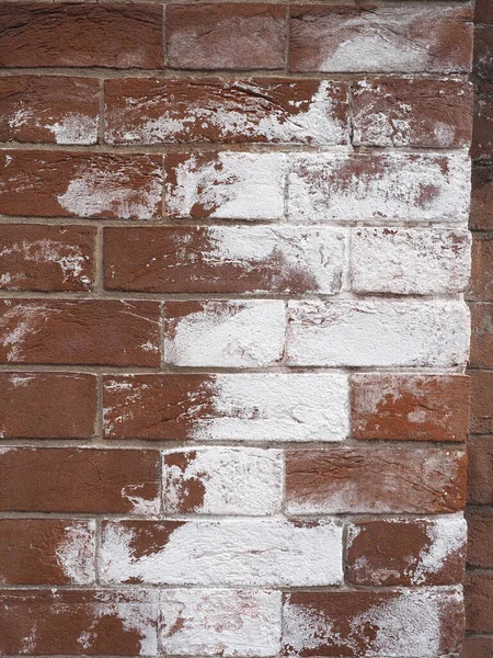 Uszkodzenia Spowodowane Wilgocią Wilgocią Wykwitów Ścianie Czerwonej Cegły — Zdjęcie stockowe