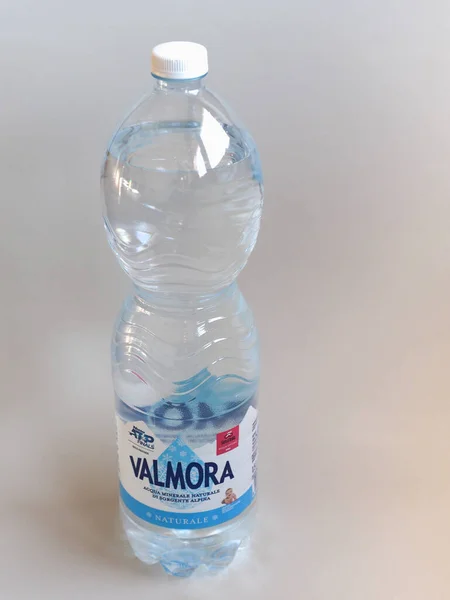 Turin Italy Circa January 2022 Botol Air Valmora — Stok Foto