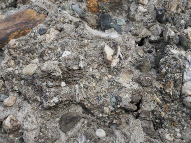 kayalar arka plan olarak kullanışlı olarak beton içine kurulur