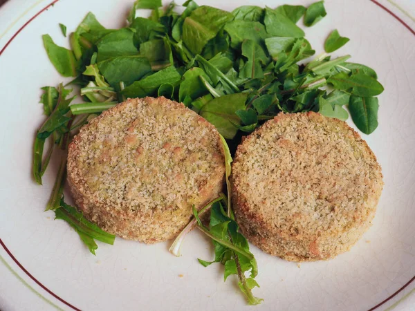 Vegan Burgers Πιάτο Σαλάτα Πράσινο Μαρούλι — Φωτογραφία Αρχείου