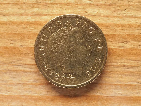 ロンドン イギリス Circa 2022 女王エリザベス2世の肖像画 英国の通貨を示す1ポンド硬貨の反対側 — ストック写真