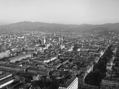 İtalya 'nın Torino kentinin hava manzarası. Piazza Castello meydanı siyah beyaz.