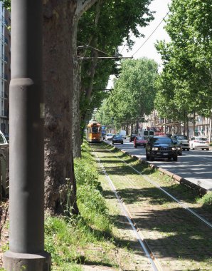 TURIN, İTALYA - CIRCA MAYIS 2022: tramvay toplu taşımacılığı