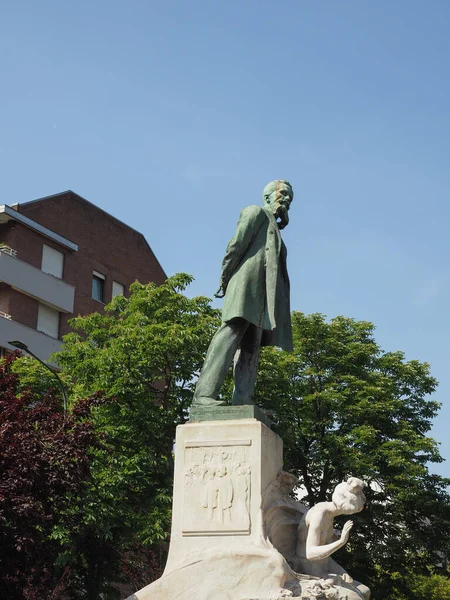 Monument Över Den Italienske Vetenskapsmannen Galileo Ferraris 1903 Skulptören Luigi — Stockfoto
