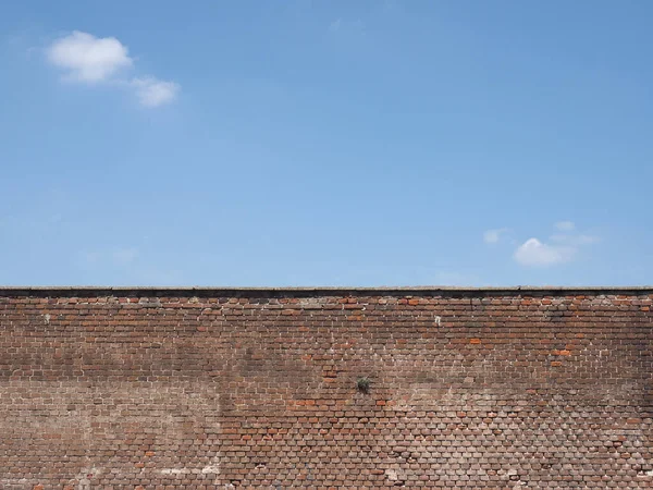 Red Brick Wall Blue Sky Useful Background — Stock Photo, Image
