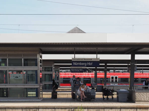 Nuernberg Alemania Circa Junio 2022 Personas Estación Central Nuernberg Hauptbahnhof — Foto de Stock